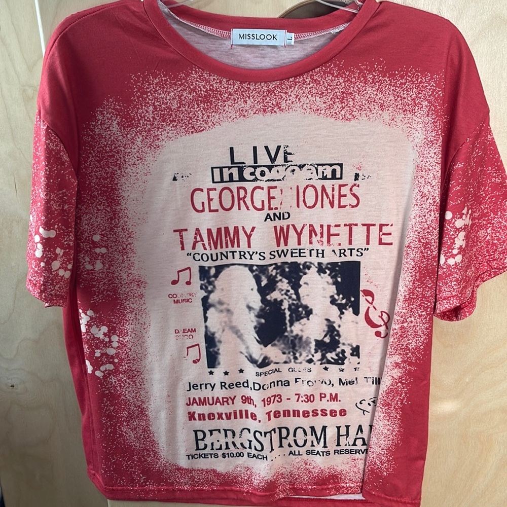 Bought at a boutique, never worn and say George Jones and Tammy Wynette shirt
